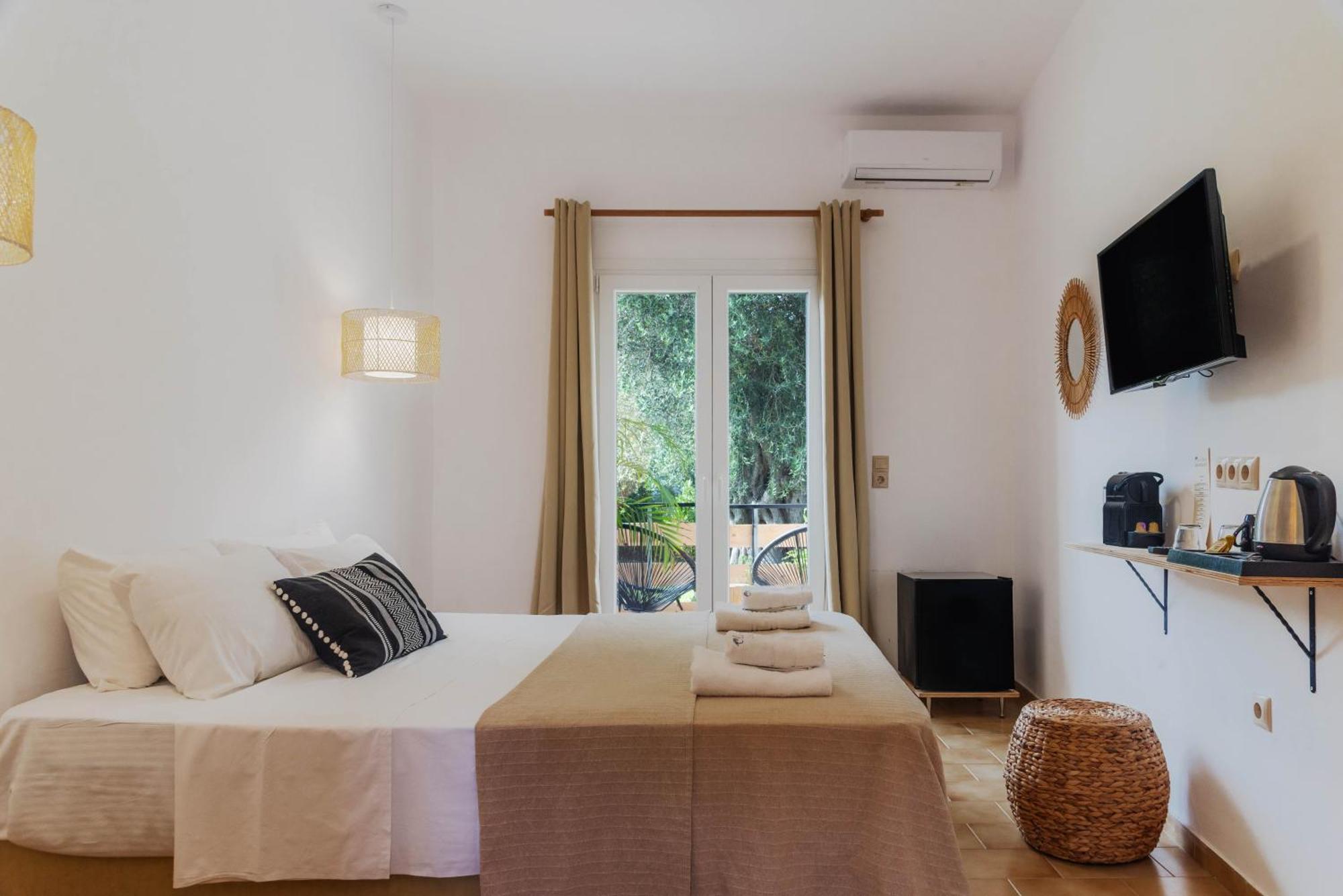 Olive Grove Suites Boutique Hotel Мораитика Экстерьер фото